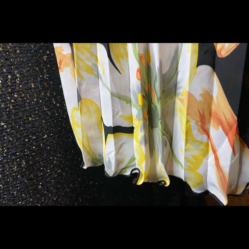 šFLORAL PLEATED HALTER MIDI SHIFT DRESSš - Picture 8 of 11